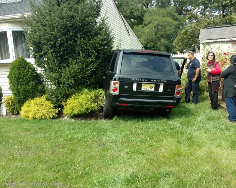 MVA vehicle into the house, Dundee Avenue, September 11, 2017.