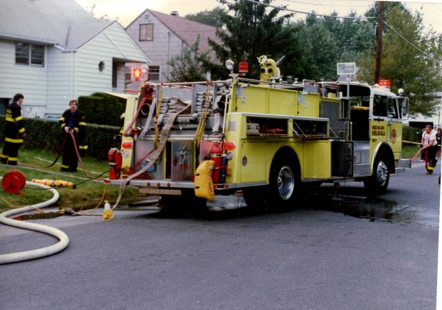 9-6 operating at a kitchen fire, 33 Menlo Avenue, 1988.